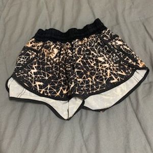 Lululemon tracker shorts size 4